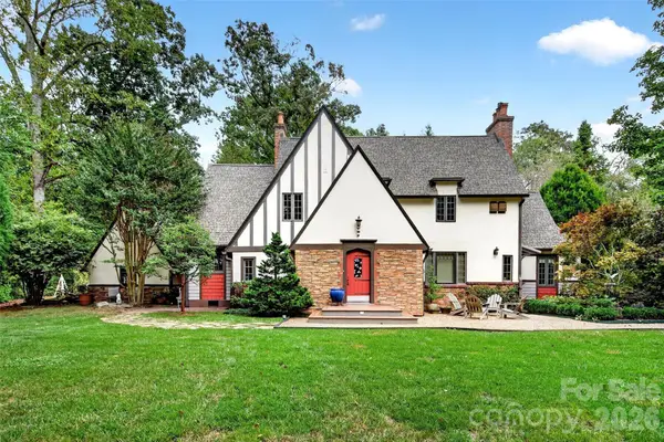 22 Manchester Drive, Asheville, NC 28805