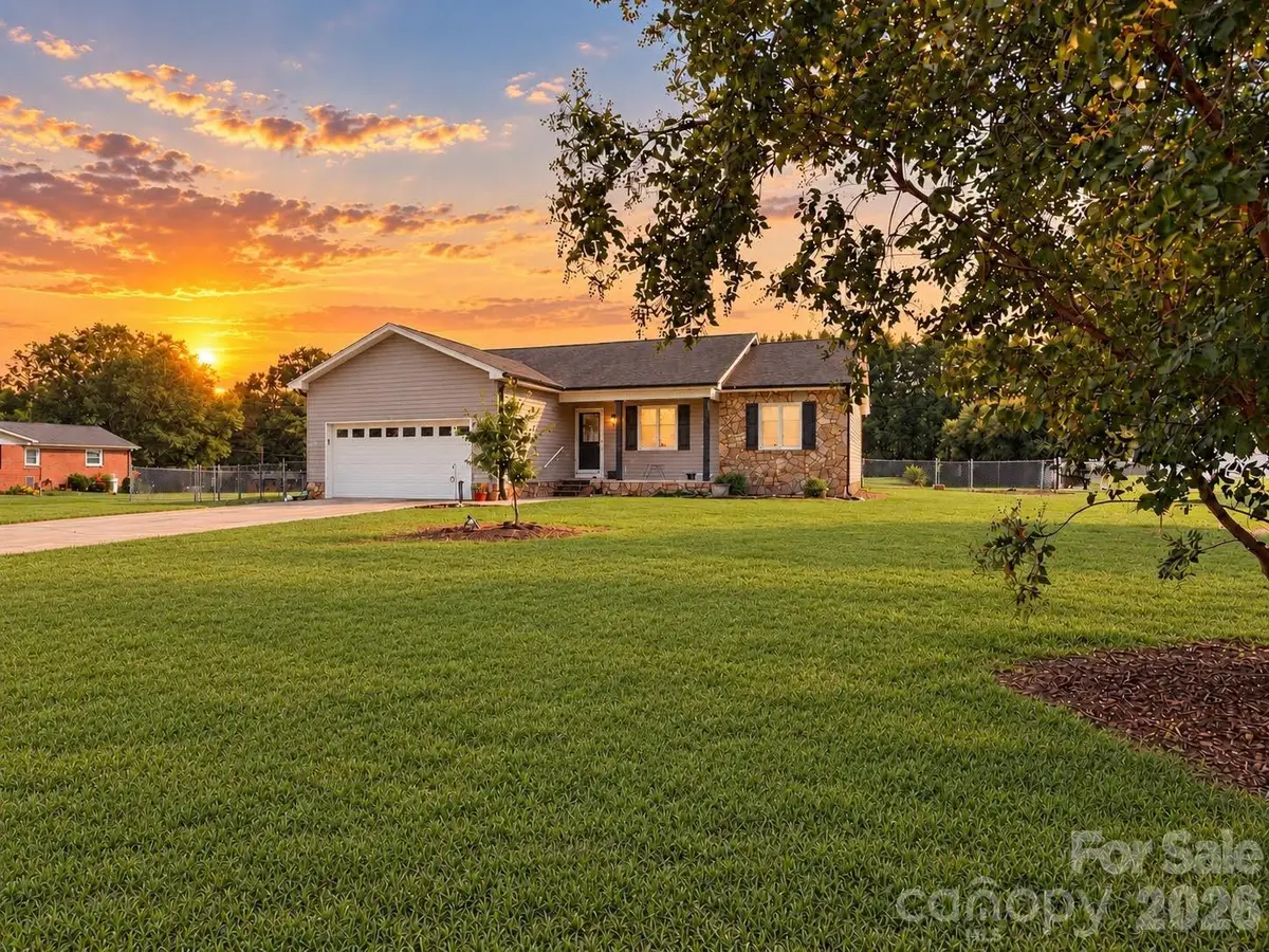 1677 Allen Lane, Conover, NC 28613 - #1