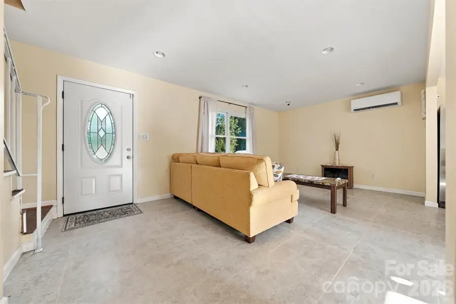 861 8th Street Place Se, Hickory, NC 28602 - #2