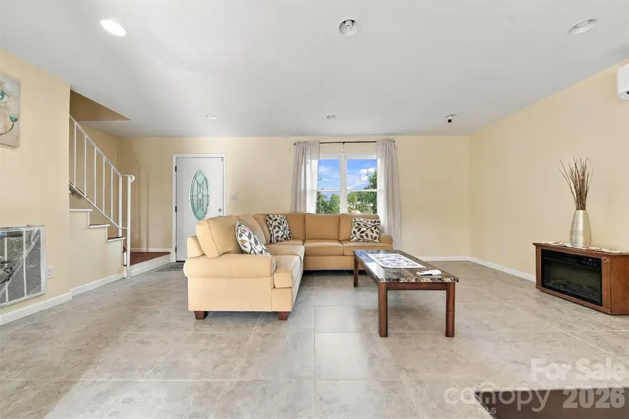 861 8th Street Place Se, Hickory, NC 28602 - #3
