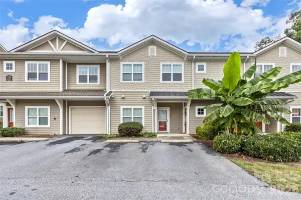 123 Foxden Drive #102, Fletcher, NC 28732