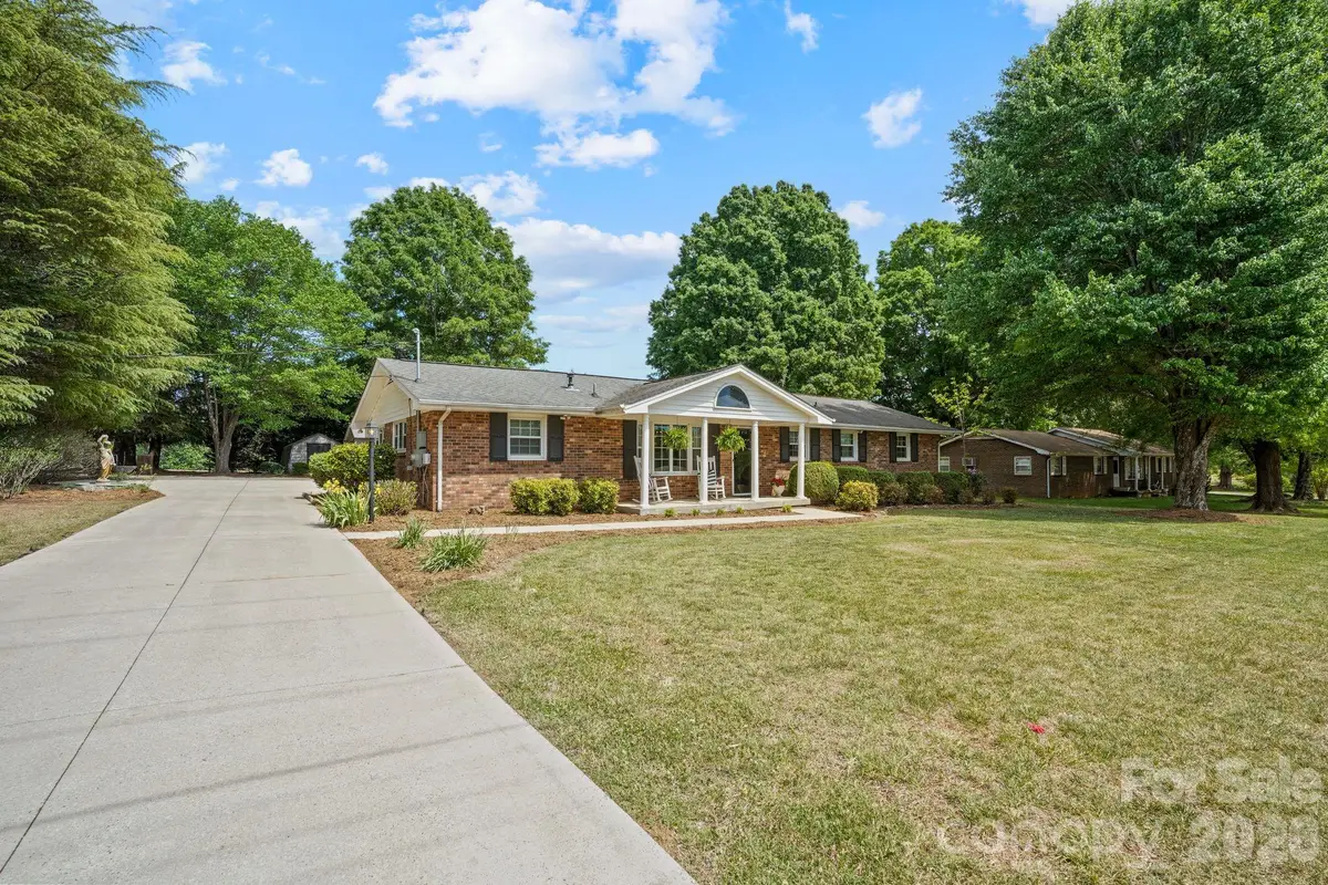 3328 Sulphur Springs Road Ne, Hickory, NC 28601 - #1