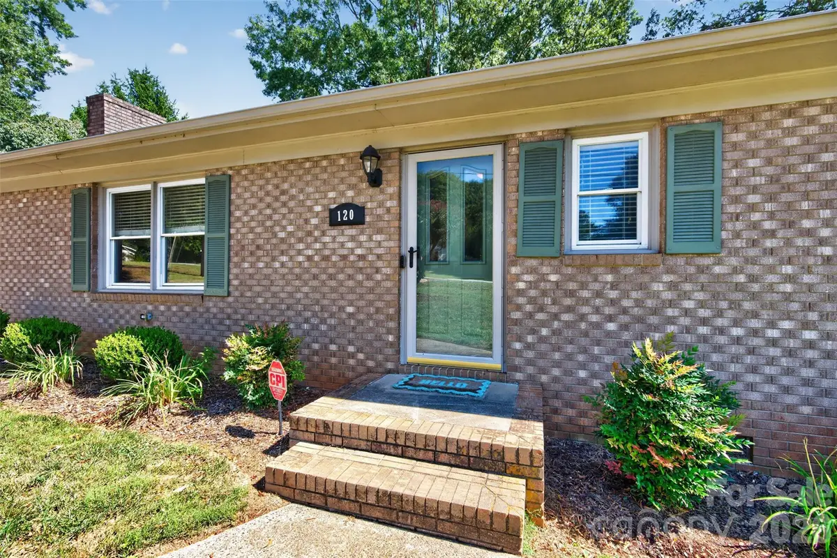120 Regal Circle, Mooresville, NC 28117 - #1