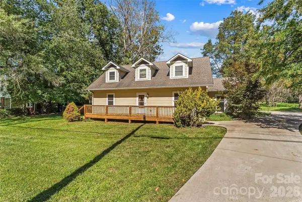 221 Old Us 70 Highway E, Black Mountain, NC 28711