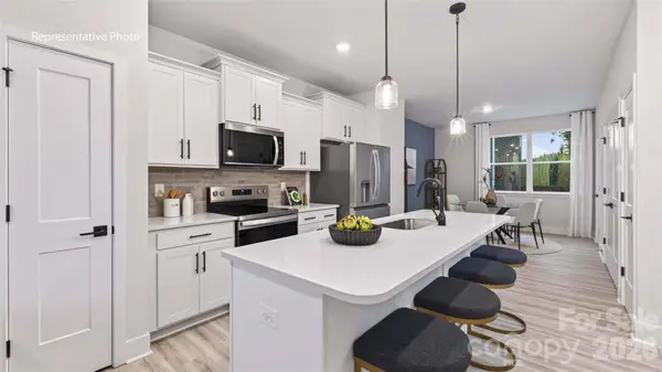517 Annagh Drive, Charlotte, NC 28217