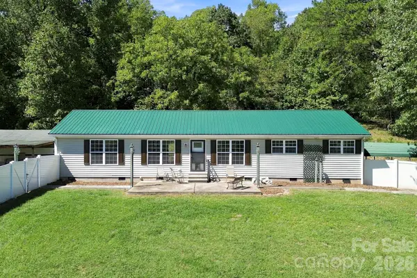 20 Warren Creek Road, Candler, NC 28715