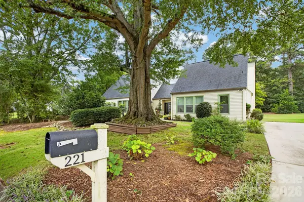 221 Saratoga Drive, Greer, SC 29650