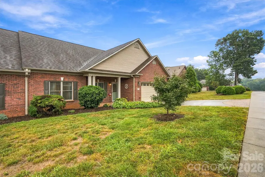 808 3rd Street Ne, Conover, NC 28613 - #3
