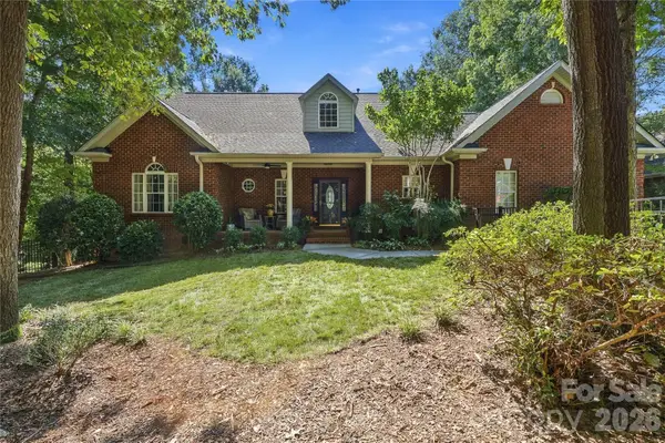 232 Pebble Stone Lane, Matthews, NC 28104
