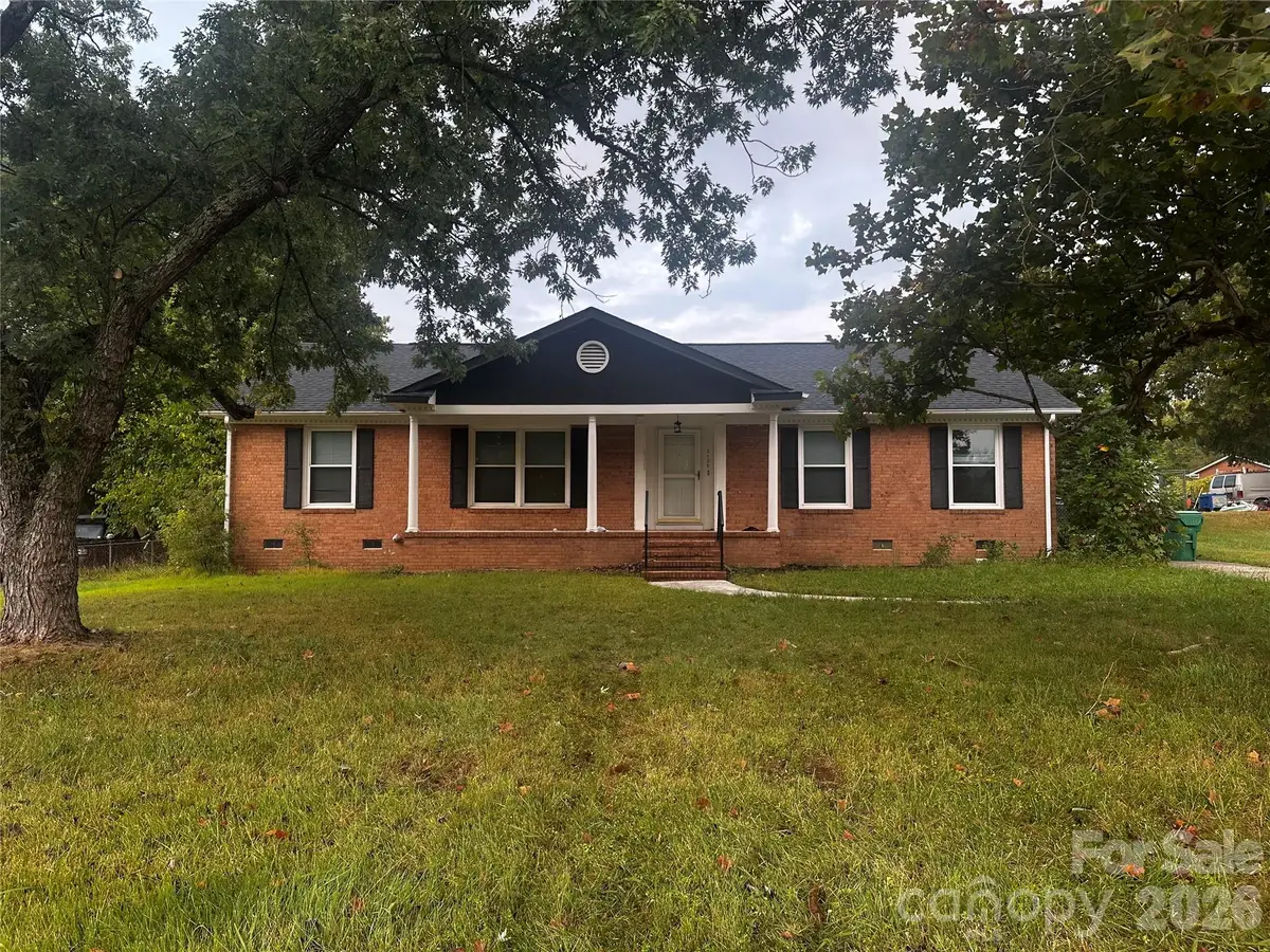 3105 Woodview Drive, High Point, NC 27265 - #1