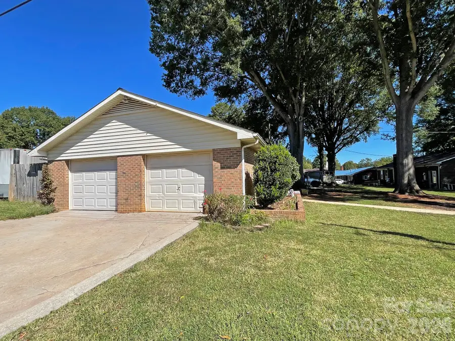 604 W Park Avenue, Mooresville, NC 28115 - #3