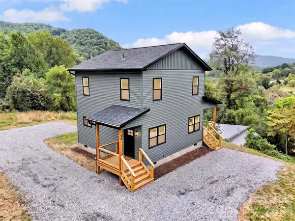 98 Mcelroy Street, Waynesville, NC 28786