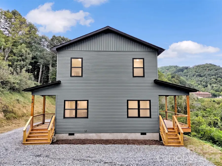 98 Mcelroy Street, Waynesville, NC 28786 - #3