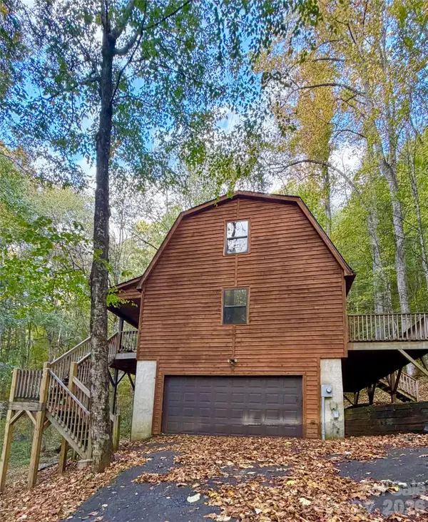 579 Apple Creek Road, Waynesville, NC 28786