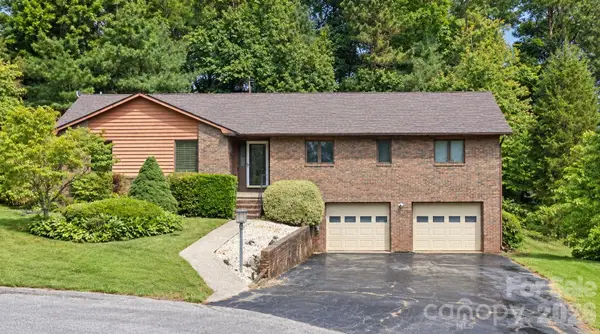 6 Daniel Drive, Fletcher, NC 28732