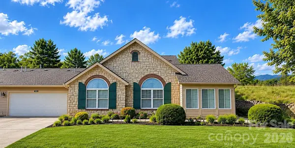 76 Mountain Meadow Circle, Weaverville, NC 28787