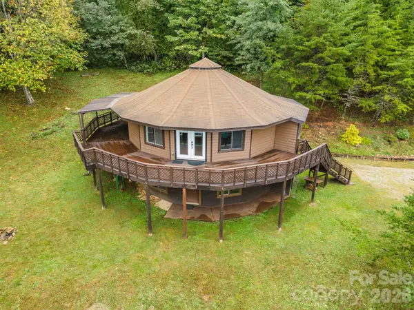 281 Bearwallow Trail, Leicester, NC 28748