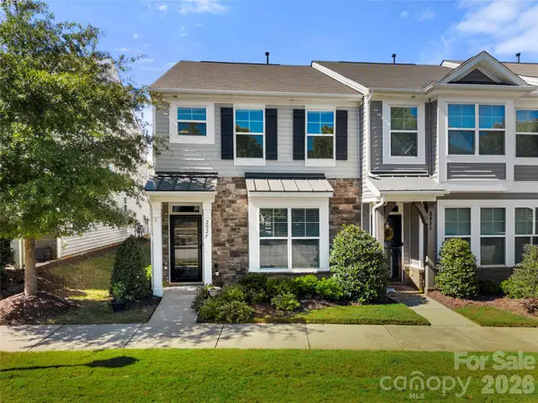 202 Waterlynn Ridge Road #F, Mooresville, NC 28117