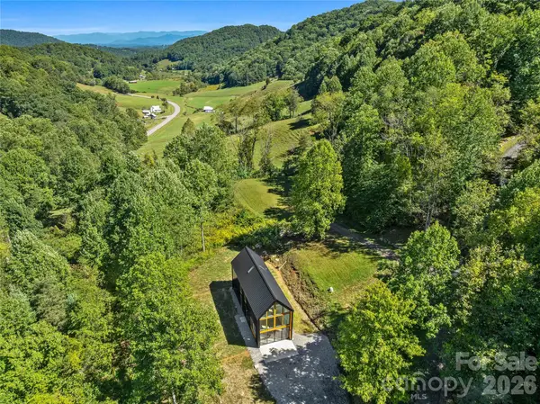 708 & 710 Kendal Drive, Leicester, NC 28748