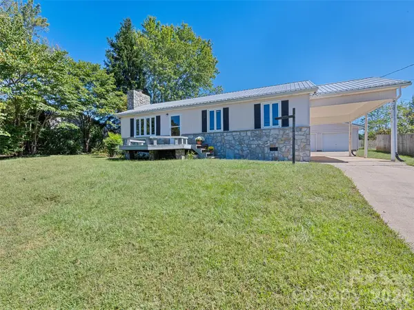 158 Candlelight Circle, Clyde, NC 28721