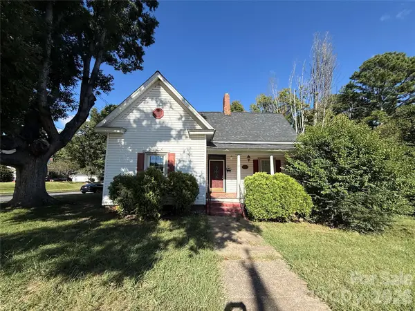 261 W Iredell Avenue, Mooresville, NC 28115