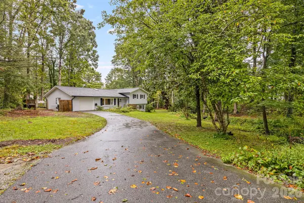 3238 Debbie Drive, Hendersonville, NC 28791