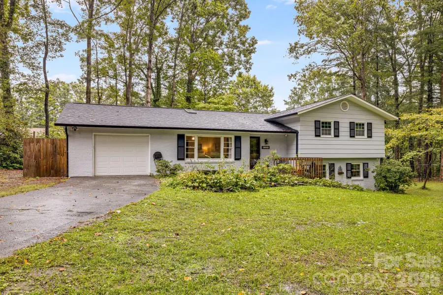 3238 Debbie Drive, Hendersonville, NC 28791 - #3