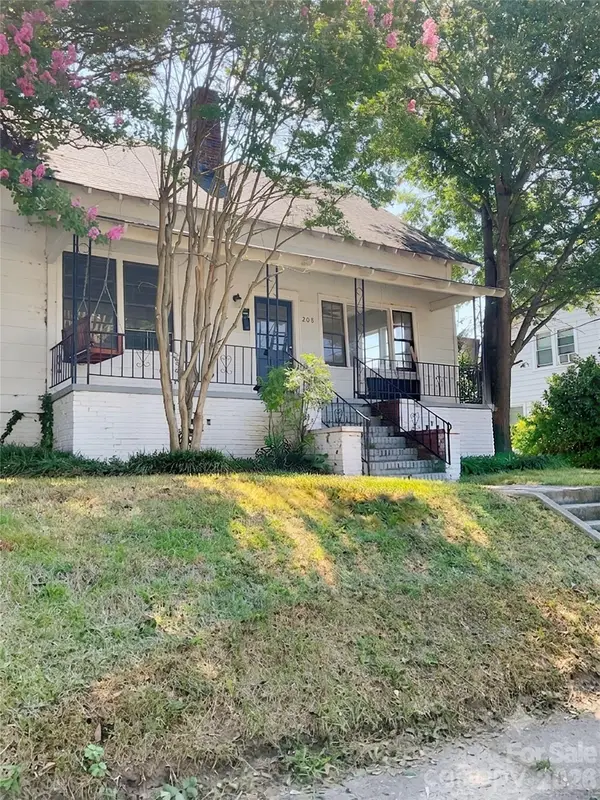 208 S Ransom Street, Gastonia, NC 28052