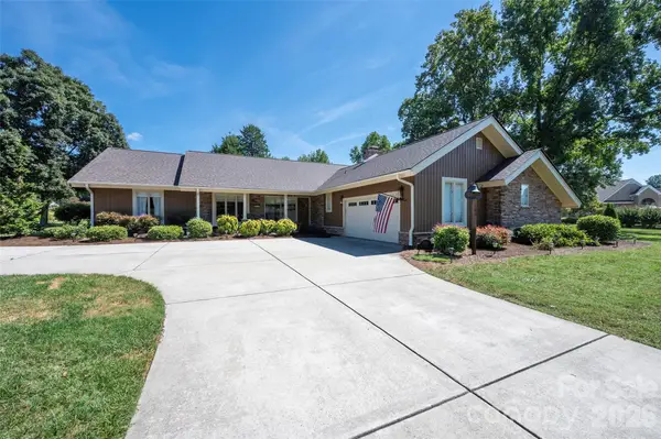 109 Holly Circle, Bermuda Run, NC 27006