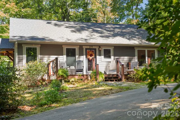 179 Woodlyn Etch Drive, Hendersonville, NC 28792