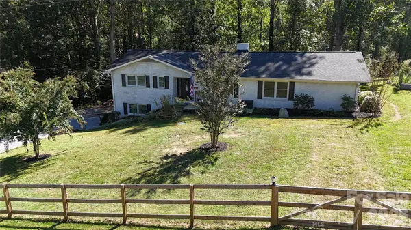200 Whispering Hills Drive, Hendersonville, NC 28792