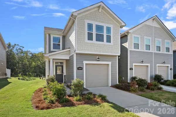 18048 Pear Hawthorne Drive, Huntersville, NC 28078
