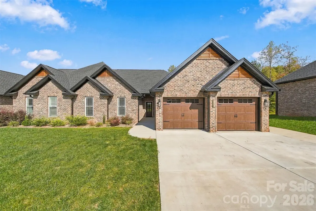 3331 48th Avenue Ne, Hickory, NC 28601 - #1