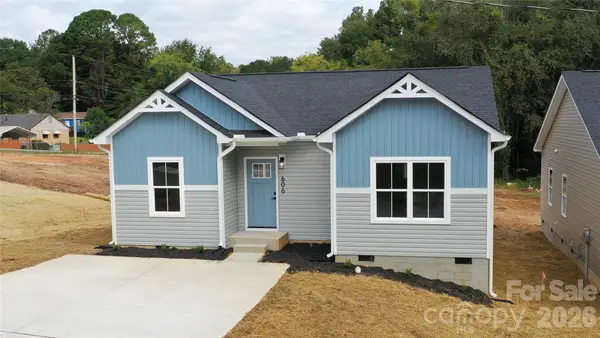 606 E Robinson Street, Dallas, NC 28034