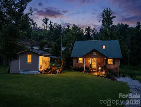 67 Alan Retreat Road, Hendersonville, NC 28792