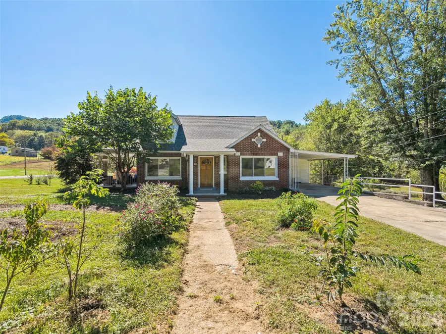 654 Ratcliff Cove Road, Waynesville, NC 28786 - #2