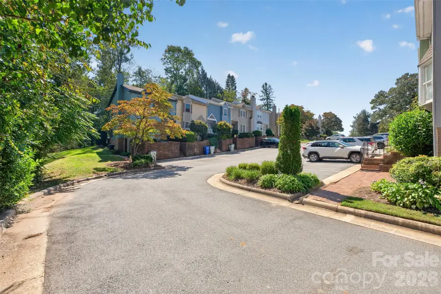 623 College Avenue Sw, Lenoir, NC 28645 - #2