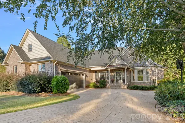 2504 Stoneview Court, Denver, NC 28037