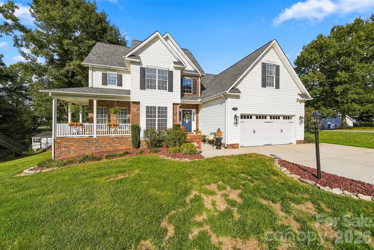 2741 25th Street Ne, Hickory, NC 28601 - #1