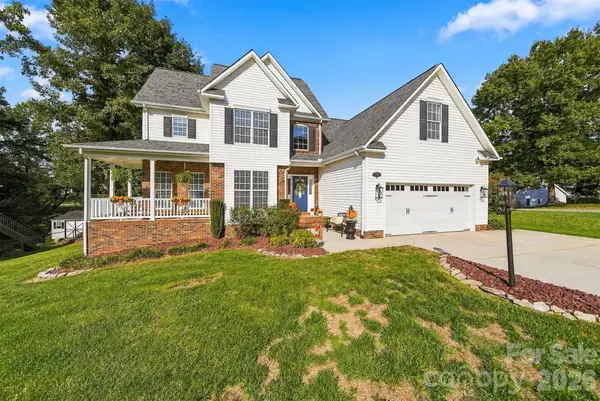 2741 25th Street Ne, Hickory, NC 28601