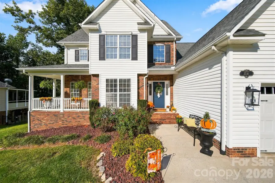 2741 25th Street Ne, Hickory, NC 28601 - #2