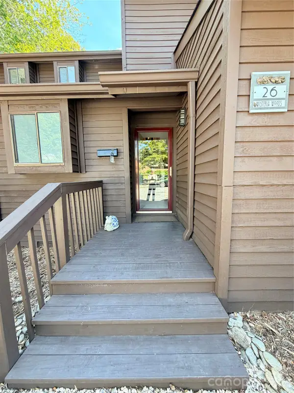 26 11th Avenue Ne, Hickory, NC 28601