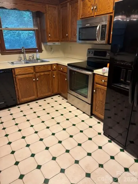 1750 29th Avenue Place Ne, Hickory, NC 28601 - #3