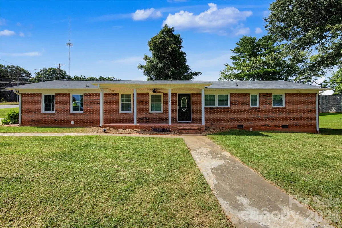 517 N Carolina Avenue, Statesville, NC 28677 - #1