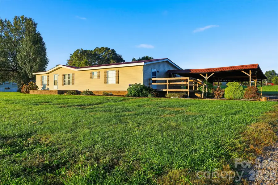 127 White Plains Road, Hiddenite, NC 28636 - #3