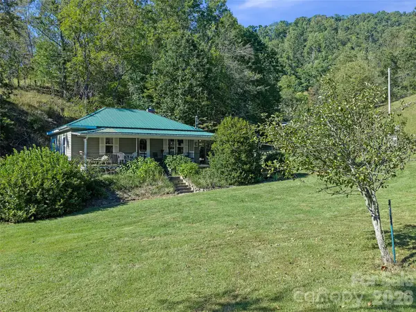 163 Cub Howell Road, Bakersville, NC 28705