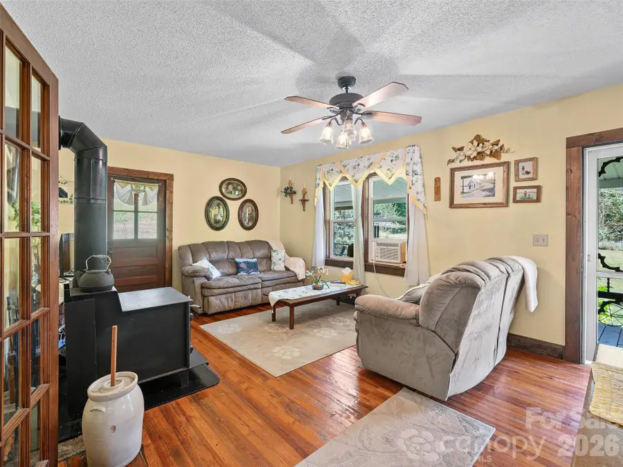 163 Cub Howell Road, Bakersville, NC 28705 - #2