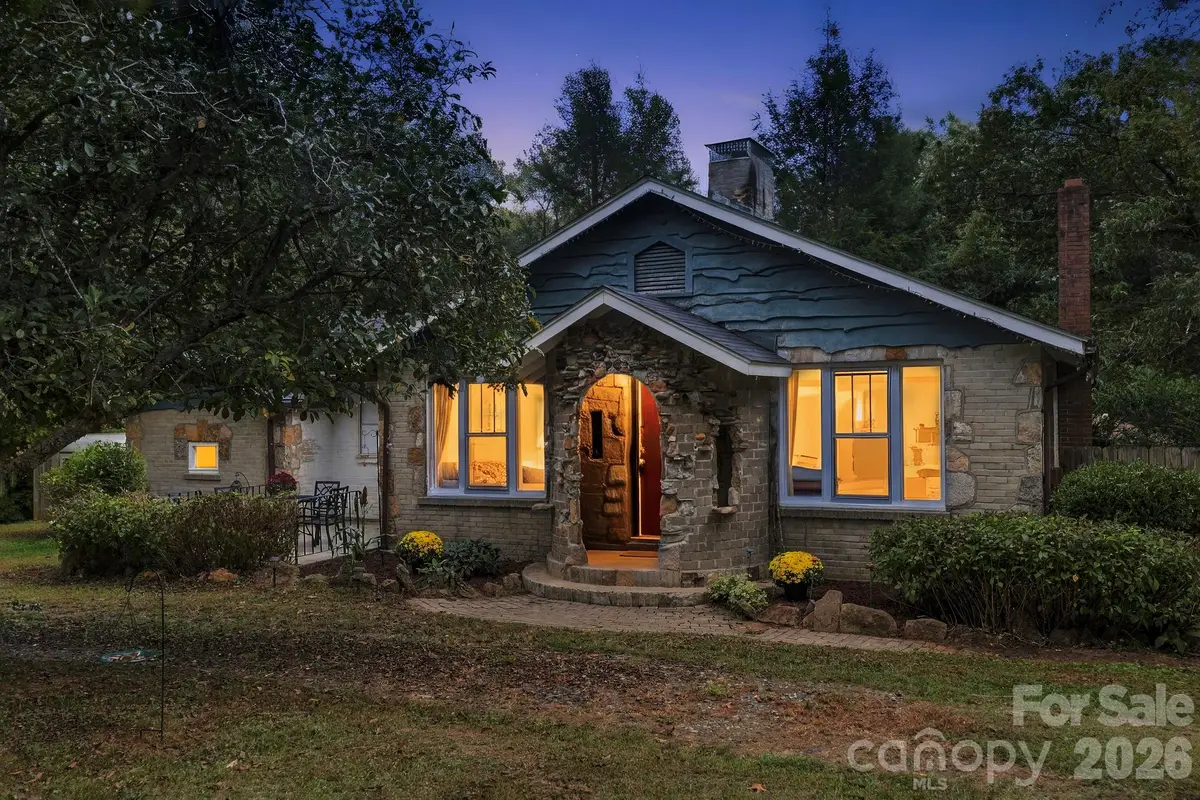 2004 Old South Carolina Avenue, Hendersonville, NC 28739 - #1