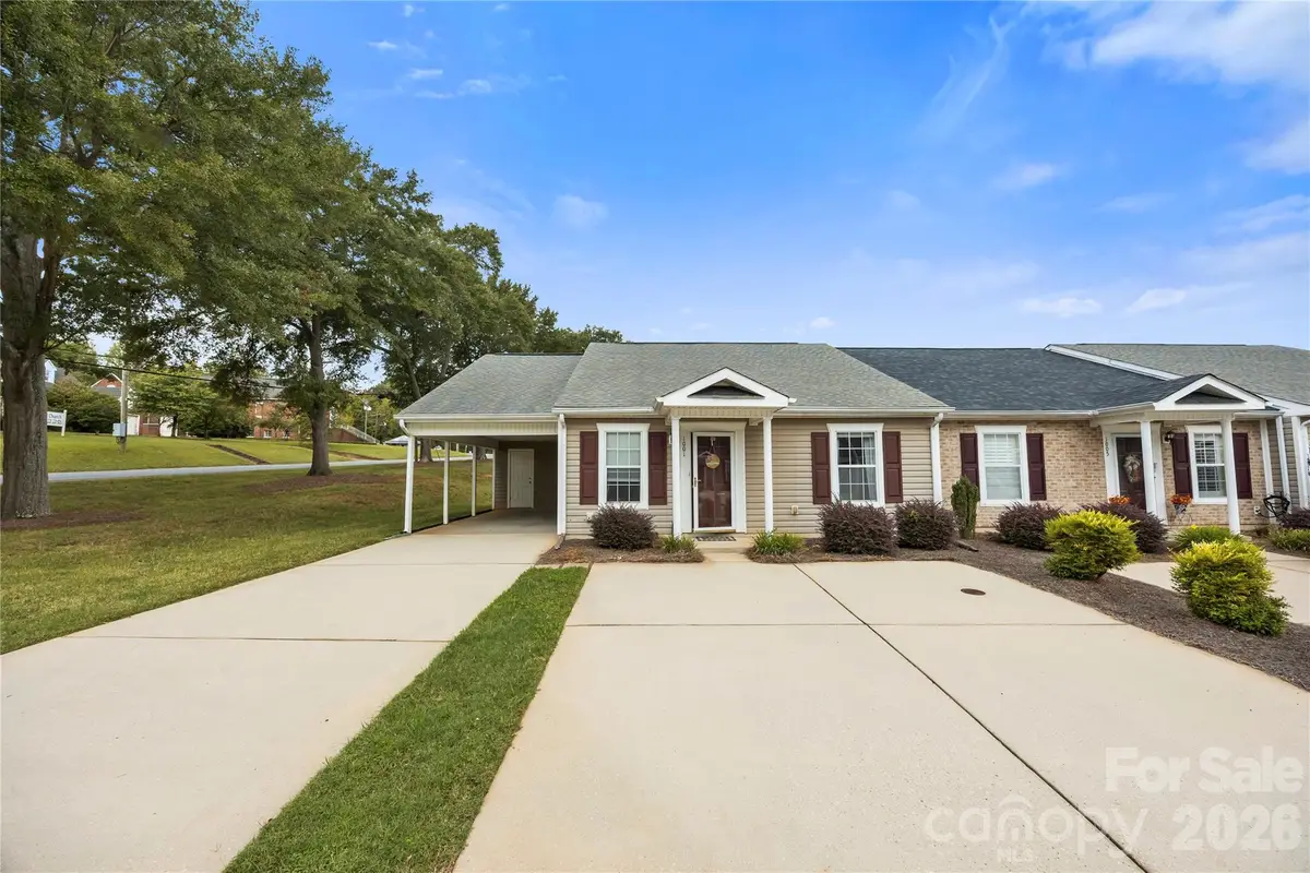 1001 Old Chestnut Way, Cramerton, NC 28032 - #1
