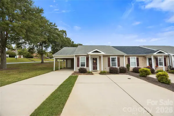 1001 Old Chestnut Way, Cramerton, NC 28032